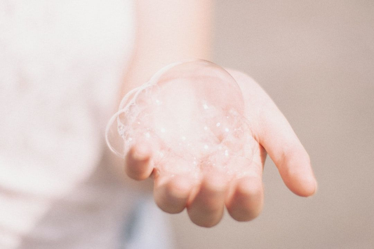 Organic clarifying gel cleanser for fresh hydrated skin